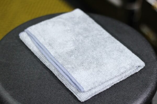 Microfiber 40 x 40 cm 350 gsm Lap Detailing Coating - Image 4