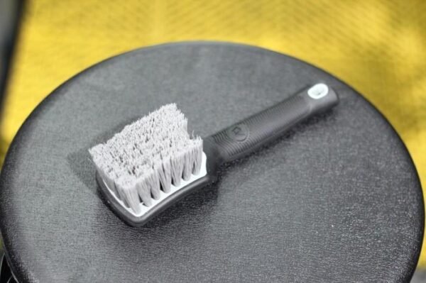 SG Tire Brush 2.0